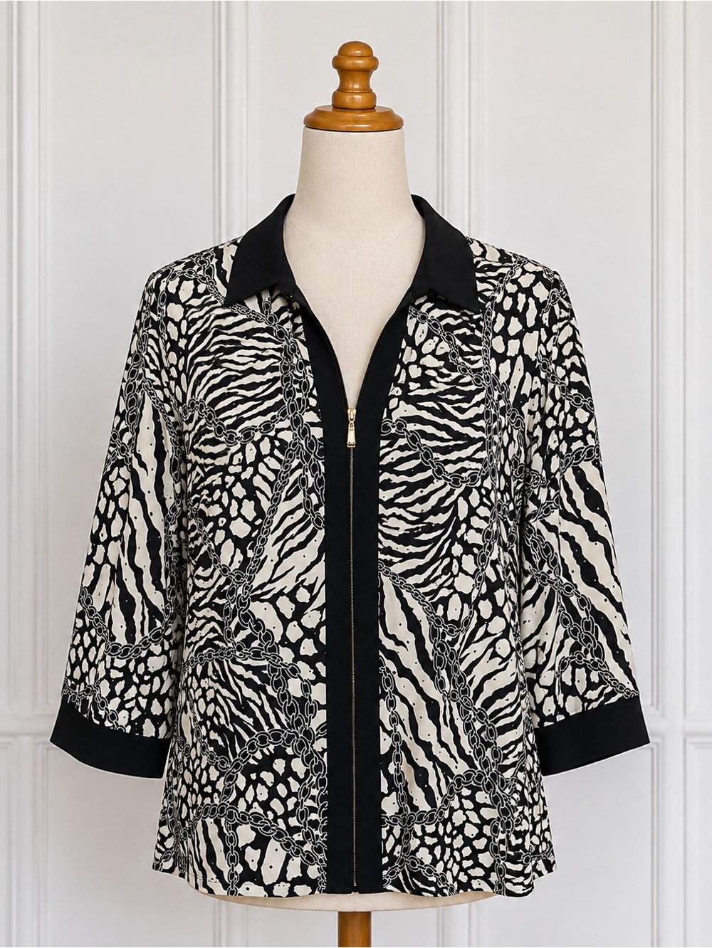 Draper's & Damon's Black and winter white Patterned Top